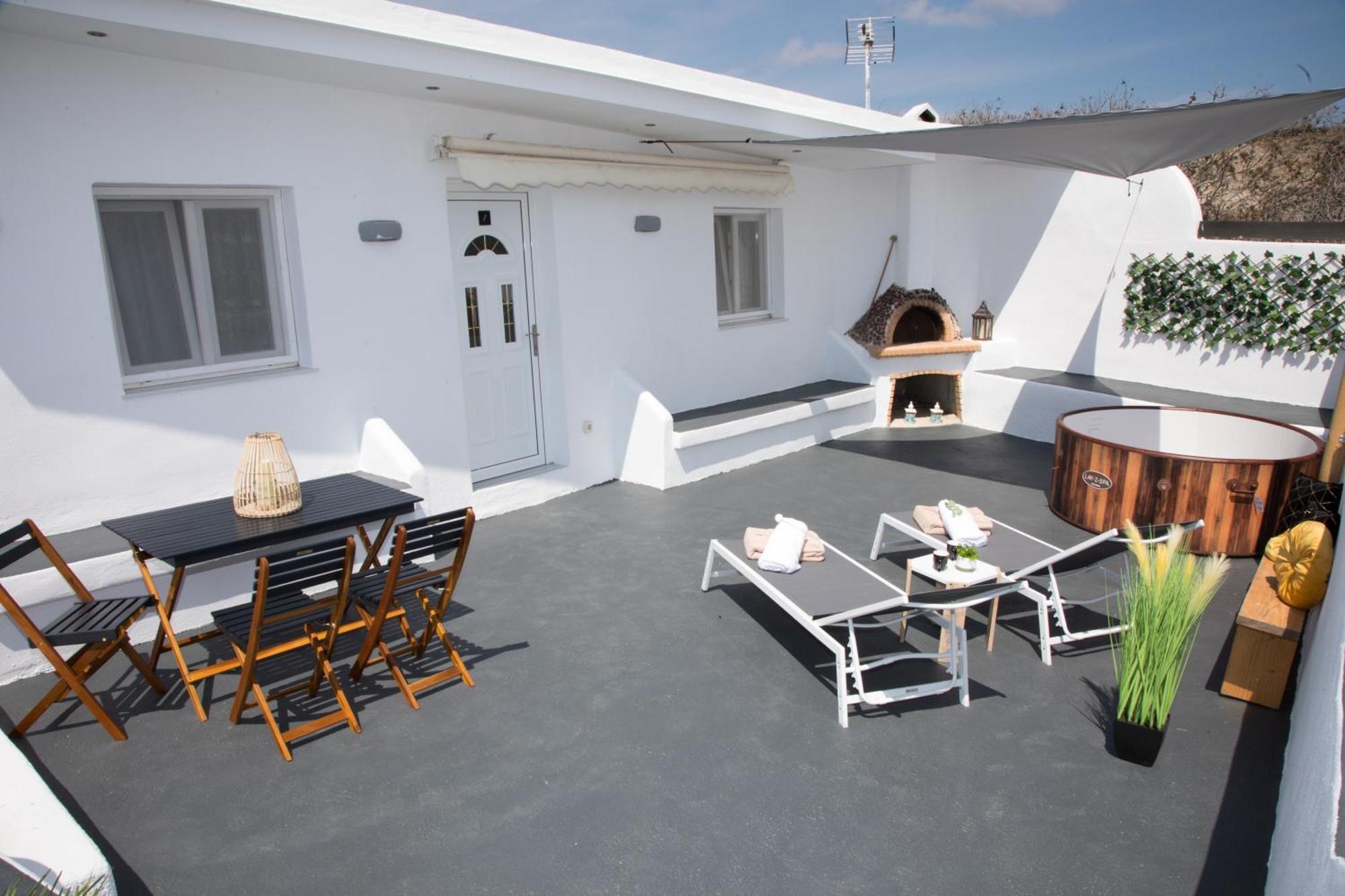 Village Anto Fira Exterior photo